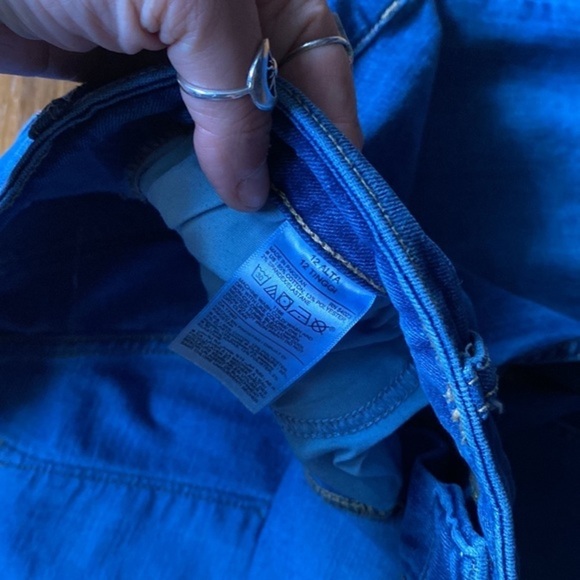 Old Navy Rockstar Super Skinny stretchy jeans size 12 mid rise tall EUC. - Picture 4 of 6